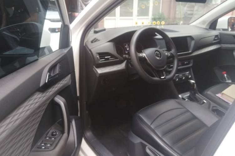 Used Volkswagen Tharu 2021 280TSI Two-Wheel Drive Trend Edition Driver Seat