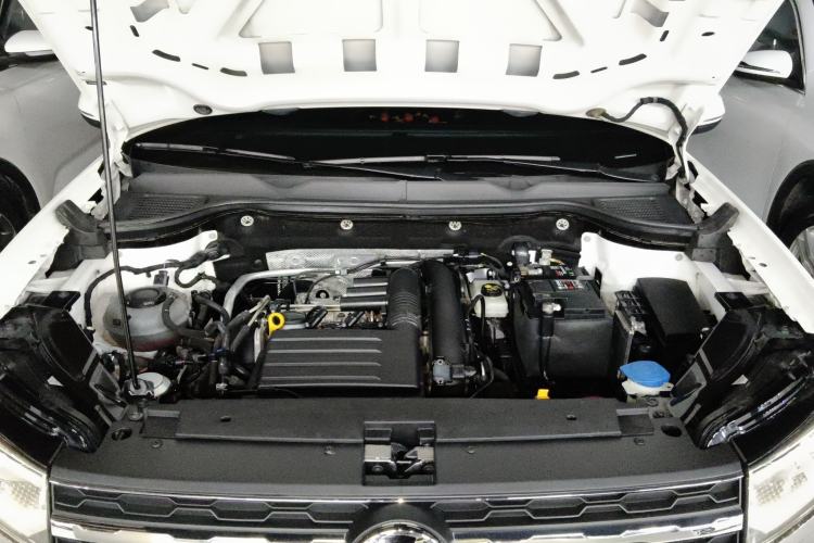 Used Volkswagen Tharu 2021 280TSI Two-Wheel-Drive Luxury Plus Edition Engine Bay