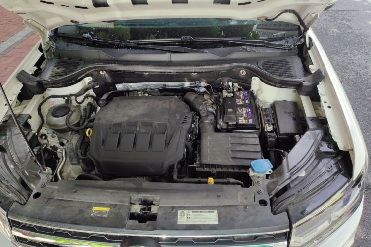Used Volkswagen Tharu 2021 330TSI All-Wheel Drive Luxury PLUS Version Engine Bay