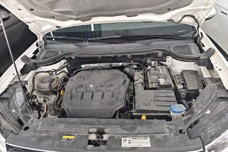 Used Volkswagen Tharu 2021 330TSI All-Wheel Drive Luxury PLUS Version Engine Bay