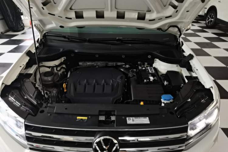 Used Volkswagen Tharu 2021 330TSI All-Wheel Drive Luxury PLUS Version Engine Bay