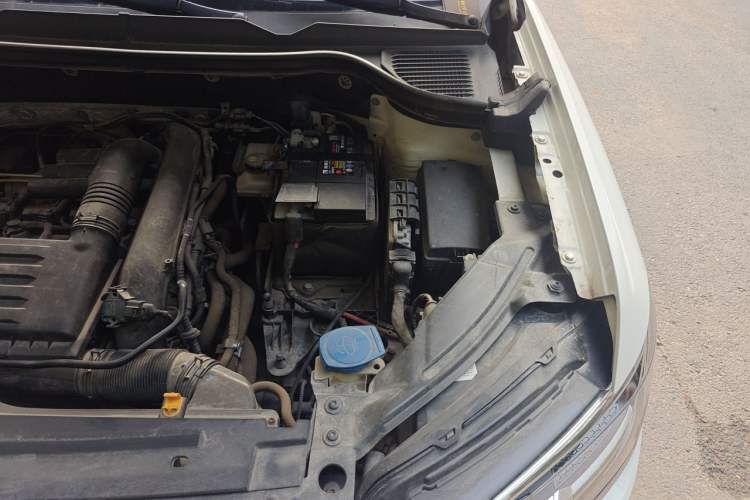 Used Volkswagen Tharu 2021 280TSI Two-Wheel-Drive Luxury Plus Edition Engine Bay Left