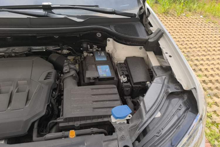 Used Volkswagen Tharu 2021 330TSI All-Wheel Drive Luxury PLUS Version Engine Bay Left