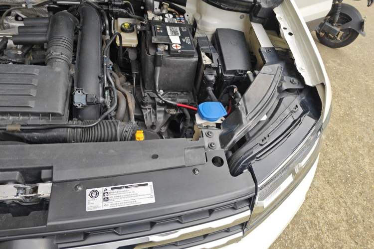 Used Volkswagen Tharu 2021 280TSI Two-Wheel-Drive Luxury Plus Edition Engine Bay Left