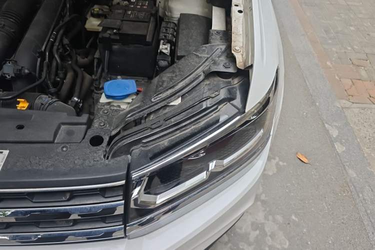 Used Volkswagen Tharu 2021 280TSI Two-Wheel-Drive Luxury Plus Edition Engine Bay Left