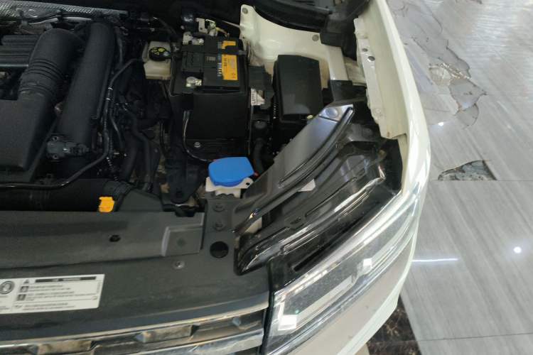 Used Volkswagen Tharu 2021 280TSI Two-Wheel-Drive Luxury Plus Edition Engine Bay Left