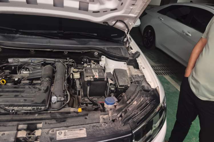 Used Volkswagen Tharu 2021 280TSI Two-Wheel-Drive Luxury Plus Edition Engine Bay Left