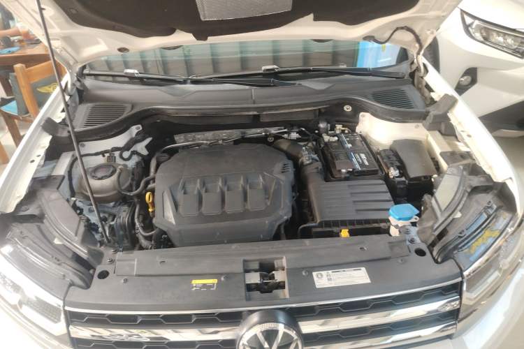 Used Volkswagen Tharu 2021 330TSI All-Wheel Drive Luxury PLUS Version Engine Bay