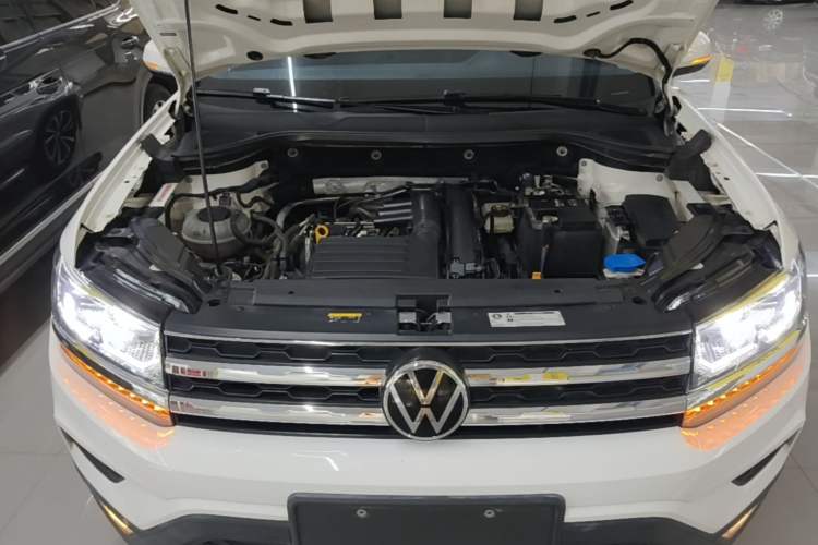 Used Volkswagen Tharu 2021 280TSI Two-Wheel-Drive Luxury Plus Edition Engine Bay