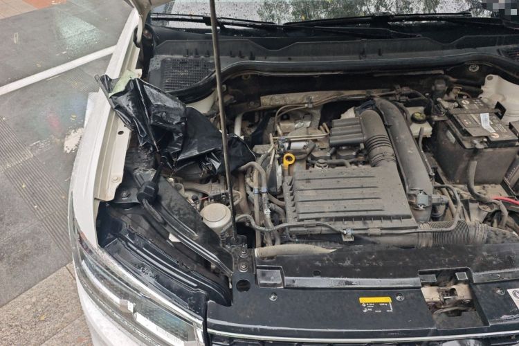 Used Volkswagen Tharu 2021 280TSI Two-Wheel-Drive Luxury Plus Edition Engine Bay Right