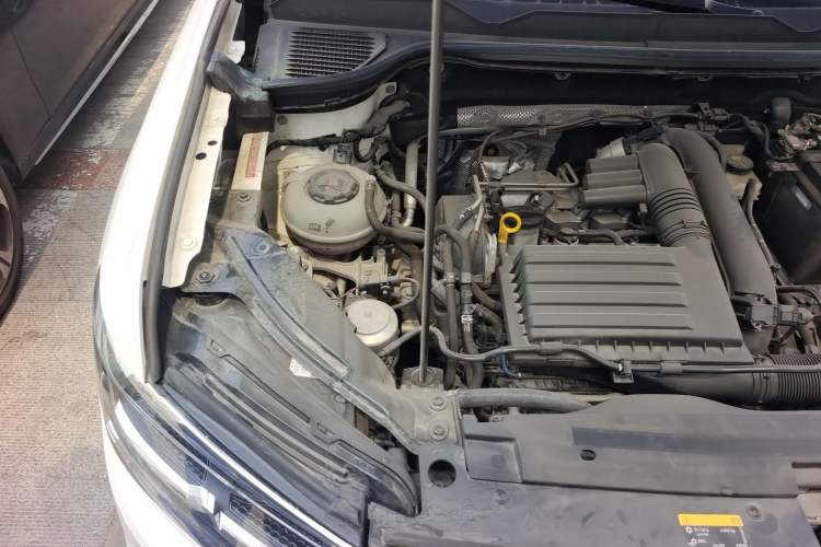 Used Volkswagen Tharu 2021 280TSI Two-Wheel-Drive Luxury Plus Edition Engine Bay Right