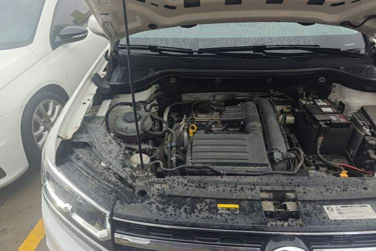 Used Volkswagen Tharu 2021 280TSI Two-Wheel-Drive Luxury Plus Edition Engine Bay Right