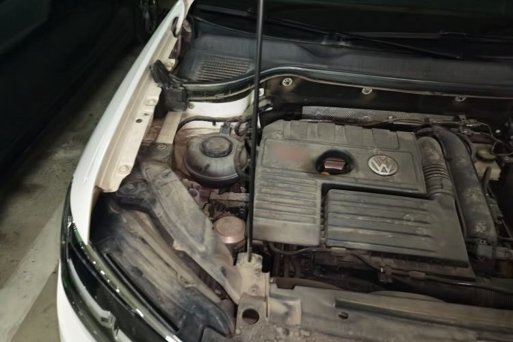Used Volkswagen Tharu 2021 280TSI Two-Wheel-Drive Luxury Plus Edition Engine Bay Right