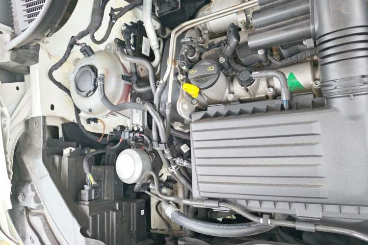 Used Volkswagen Tharu 2021 280TSI Two-Wheel-Drive Luxury Plus Edition Engine Bay Right