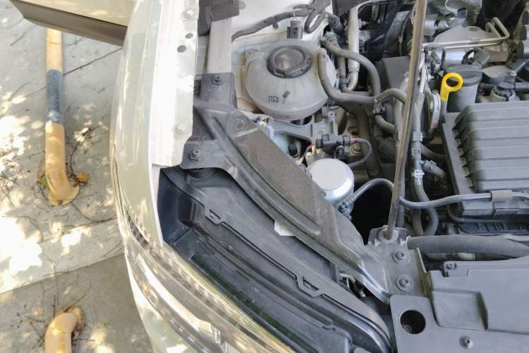 Used Volkswagen Tharu 2021 280TSI Two-Wheel-Drive Luxury Plus Edition Engine Bay Right