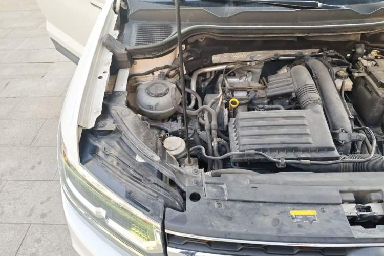 Used Volkswagen Tharu 2021 280TSI Two-Wheel-Drive Luxury Plus Edition Engine Bay Right