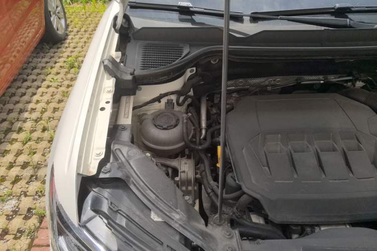 Used Volkswagen Tharu 2021 330TSI All-Wheel Drive Luxury PLUS Version Engine Bay Right