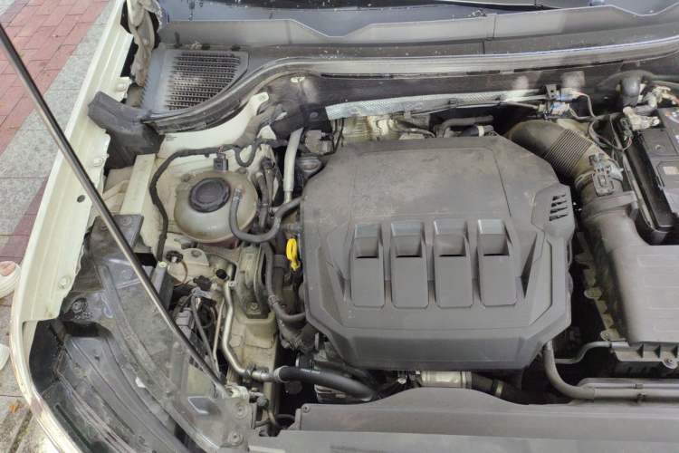Used Volkswagen Tharu 2021 330TSI All-Wheel Drive Luxury PLUS Version Engine Bay Right