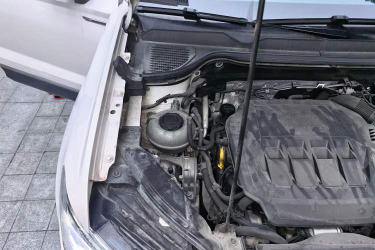 Used Volkswagen Tharu 2021 330TSI Four-Wheel Drive Luxury Edition Engine Bay Right