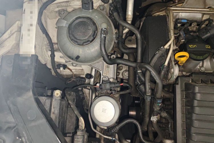 Used Volkswagen Tharu 2021 280TSI Two-Wheel-Drive Luxury Plus Edition Engine Bay Right