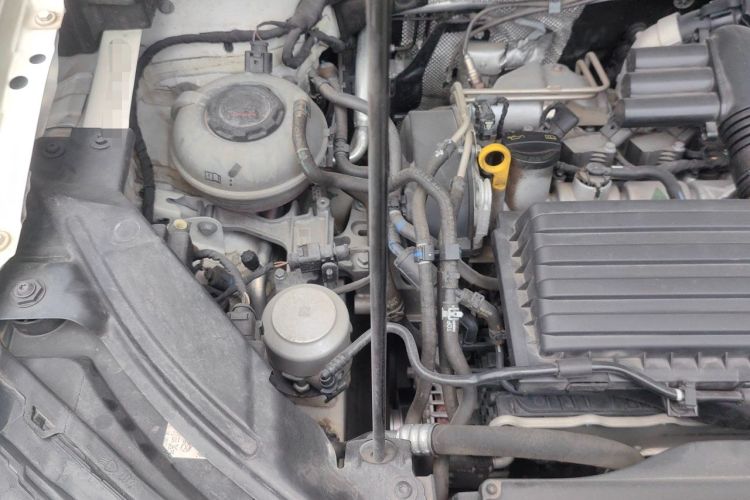 Used Volkswagen Tharu 2021 280TSI Two-Wheel-Drive Luxury Plus Edition Engine Bay Right