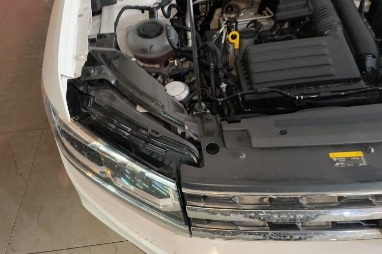 Used Volkswagen Tharu 2021 280TSI Two-Wheel-Drive Luxury Plus Edition Engine Bay Right