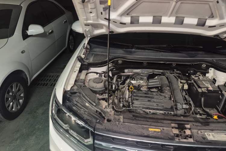 Used Volkswagen Tharu 2021 280TSI Two-Wheel-Drive Luxury Plus Edition Engine Bay Right