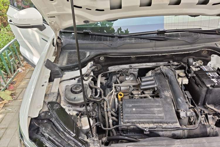 Used Volkswagen Tharu 2021 280TSI Two-Wheel Drive Trend Edition Engine Bay Right