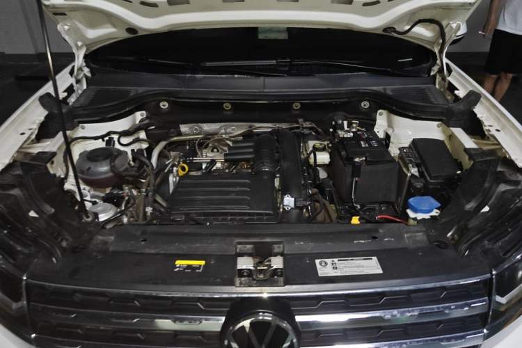 Used Volkswagen Tharu 2021 280TSI Two-Wheel-Drive Luxury Plus Edition Engine Bay