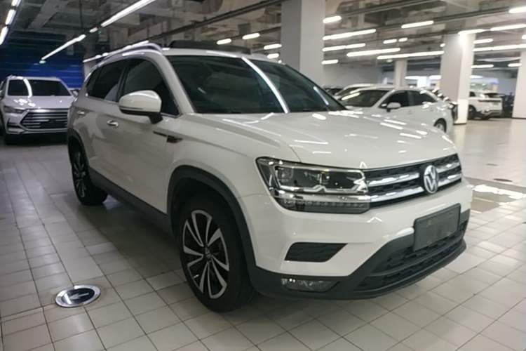 Used Volkswagen Tharu 2021 280TSI Two-Wheel-Drive Luxury Plus Edition Front Right 45 Deg