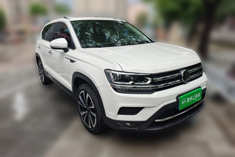 Used Volkswagen Tharu 2021 280TSI Two-Wheel-Drive Luxury Plus Edition Front Right 45 Deg