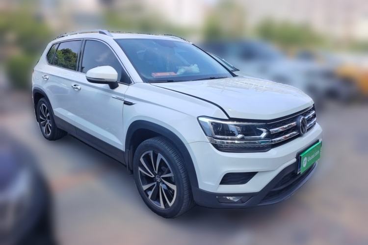 Used Volkswagen Tharu 2021 280TSI Two-Wheel-Drive Luxury Plus Edition Front Right 45 Deg