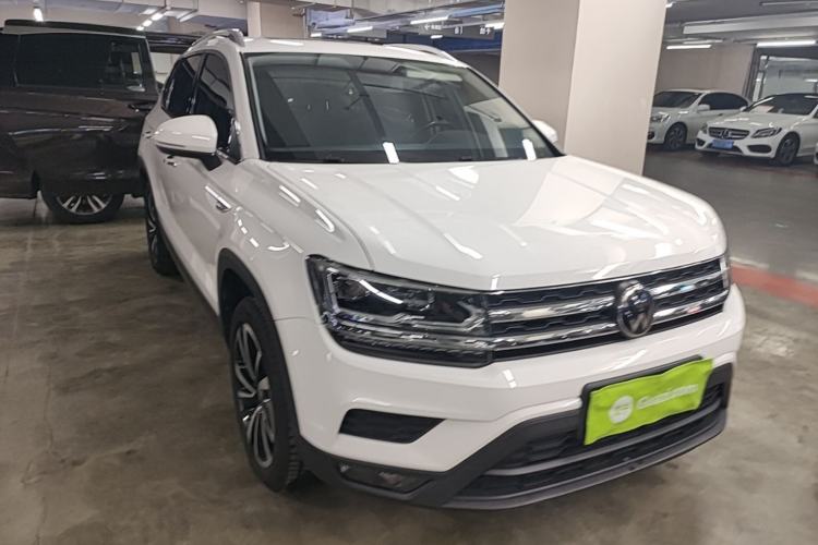 Used Volkswagen Tharu 2021 280TSI Two-Wheel-Drive Luxury Plus Edition Front Right 45 Deg