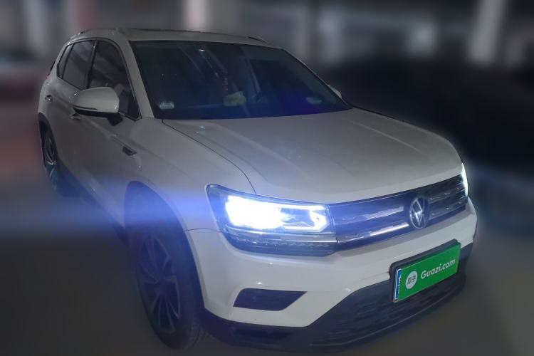 Used Volkswagen Tharu 2021 280TSI Two-Wheel-Drive Luxury Plus Edition Front Right 45 Deg