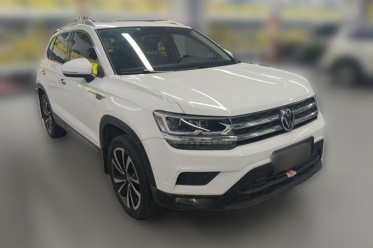 Used Volkswagen Tharu 2021 280TSI Two-Wheel-Drive Luxury Plus Edition Front Right 45 Deg