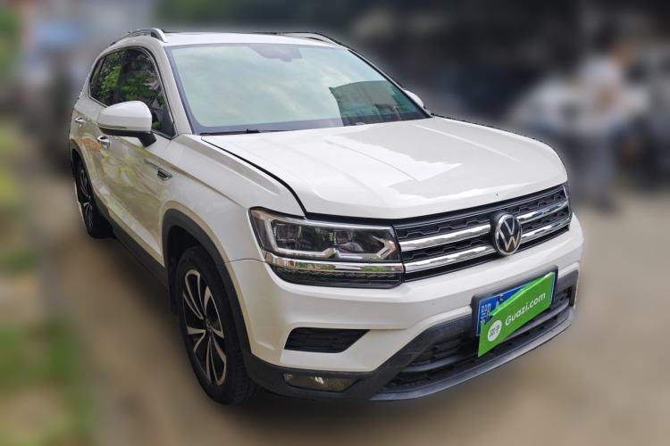 Used Volkswagen Tharu 2021 280TSI Two-Wheel-Drive Luxury Plus Edition Front Right 45 Deg