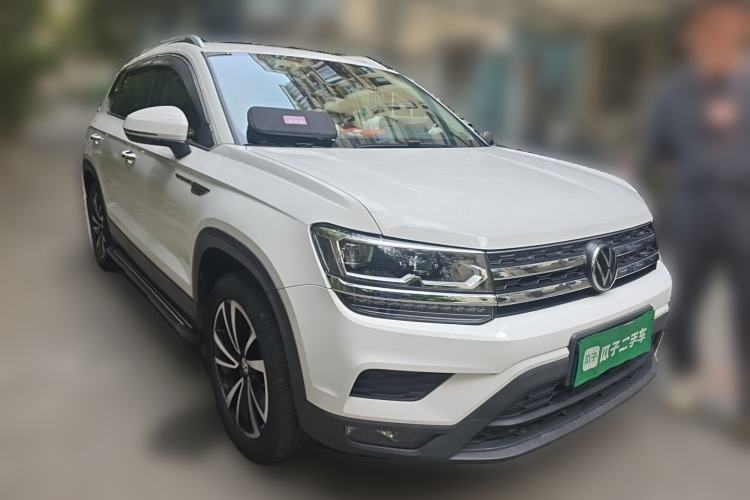 Used Volkswagen Tharu 2021 280TSI Two-Wheel-Drive Luxury Plus Edition Front Right 45 Deg