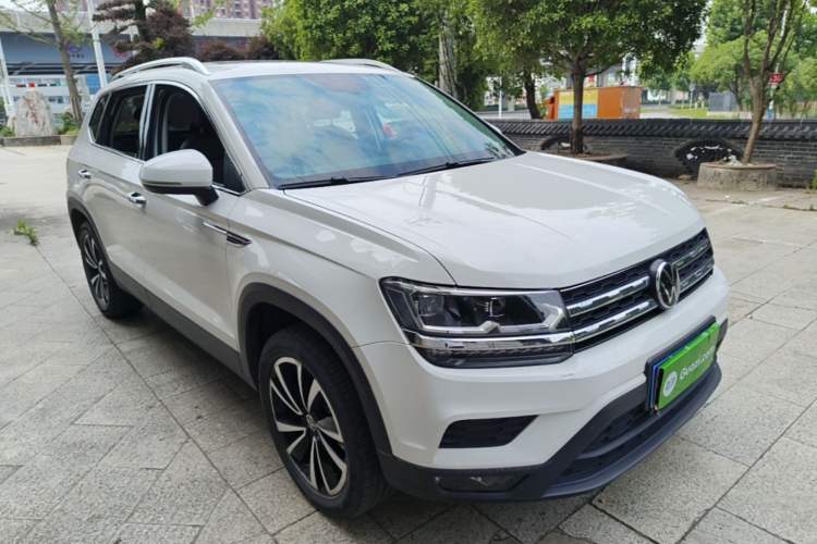Used Volkswagen Tharu 2021 280TSI Two-Wheel-Drive Luxury Plus Edition Front Right 45 Deg