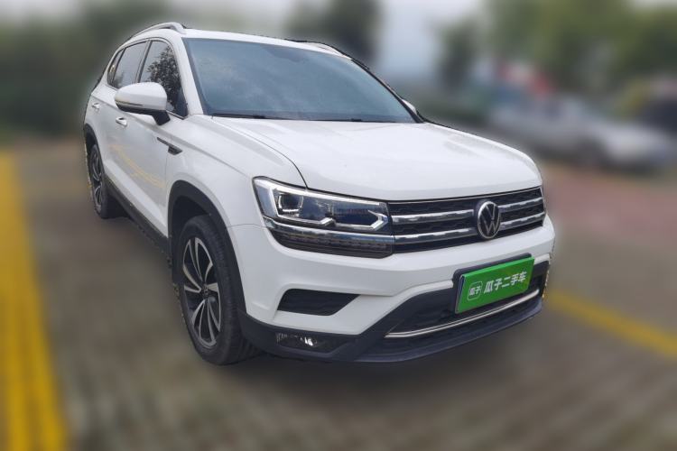 Used Volkswagen Tharu 2021 280TSI Two-Wheel-Drive Luxury Edition Front Right 45 Deg