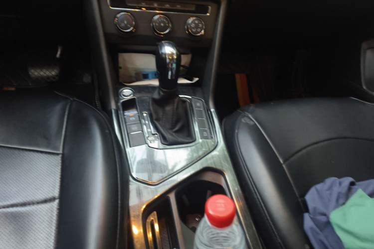 Used Volkswagen Tharu 2021 280TSI Two-Wheel Drive Trend Edition Gear Lever