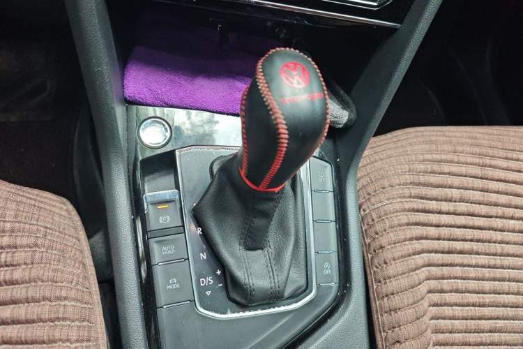 Used Volkswagen Tharu 2021 280TSI Two-Wheel-Drive Luxury Plus Edition Gear Lever
