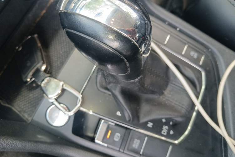 Used Volkswagen Tharu 2021 280TSI Two-Wheel Drive Trend Edition Gear Lever