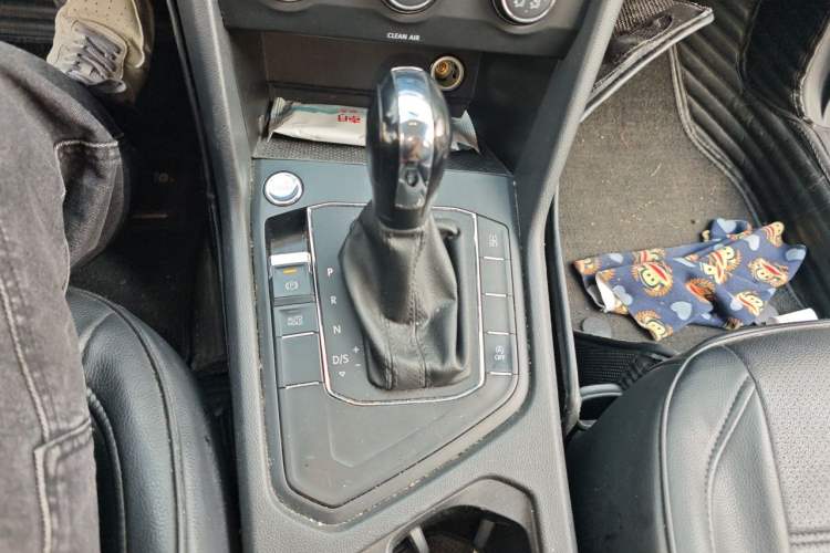 Used Volkswagen Tharu 2021 280TSI Two-Wheel Drive Trend Edition Gear Lever