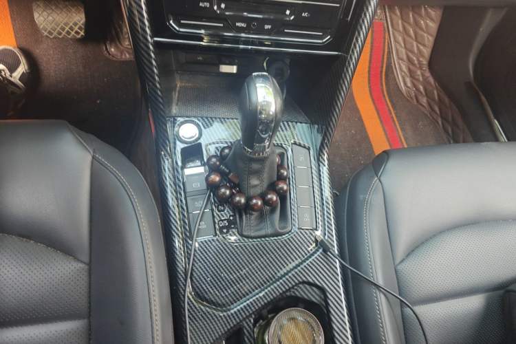 Used Volkswagen Tharu 2021 280TSI Two-Wheel-Drive Luxury Plus Edition Gear Lever