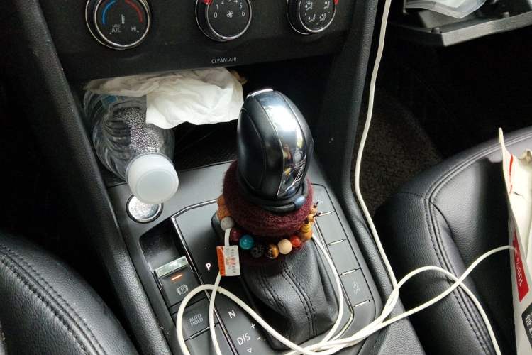 Used Volkswagen Tharu 2021 280TSI Two-Wheel Drive Trend Edition Gear Lever