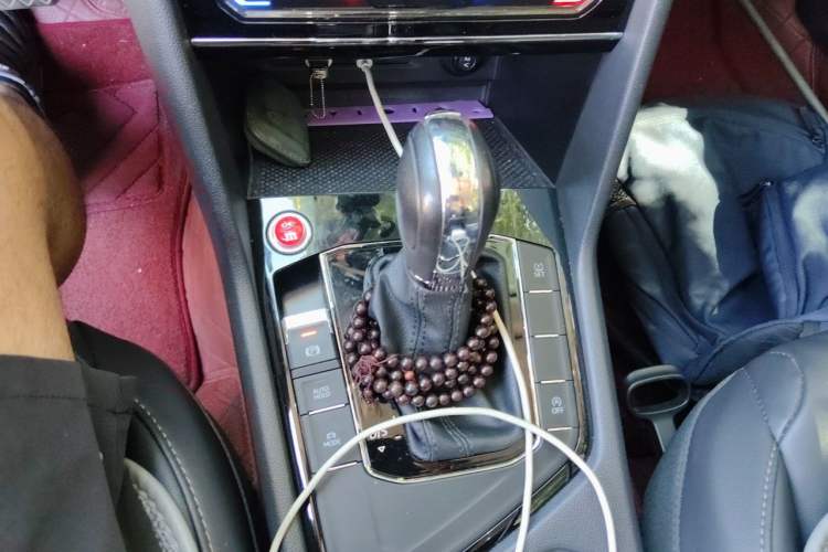 Used Volkswagen Tharu 2021 280TSI Two-Wheel-Drive Luxury Plus Edition Gear Lever