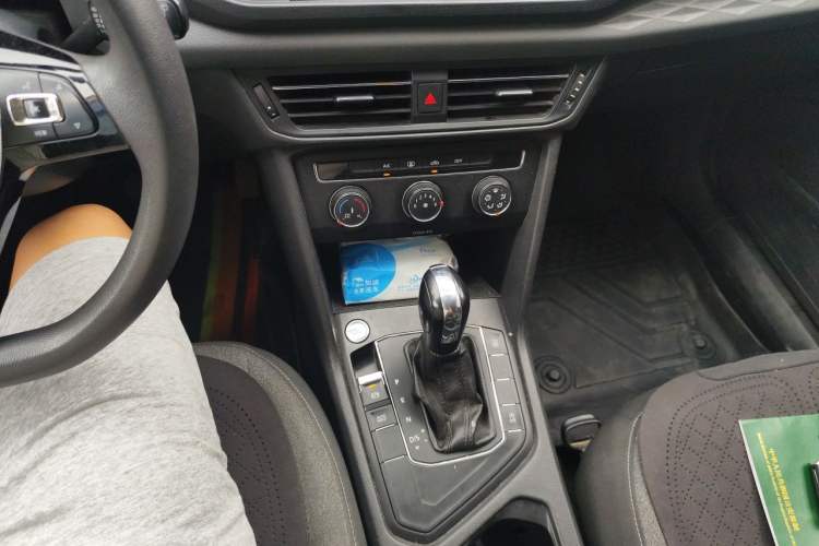 Used Volkswagen Tharu 2021 280TSI Two-Wheel Drive Trend Edition Gear Lever