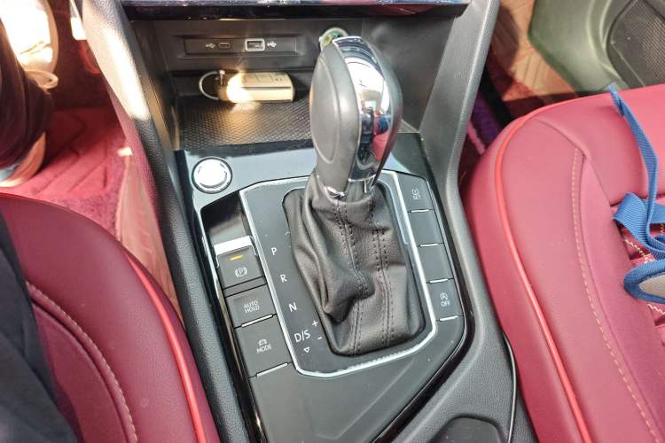 Used Volkswagen Tharu 2021 280TSI Two-Wheel-Drive Luxury Edition Gear Lever