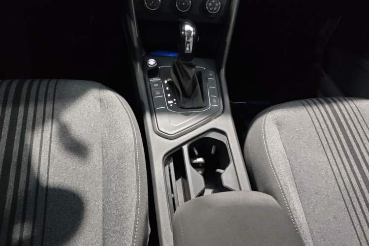 Used Volkswagen Tharu 2021 280TSI Two-Wheel Drive Trend Edition Gear Lever