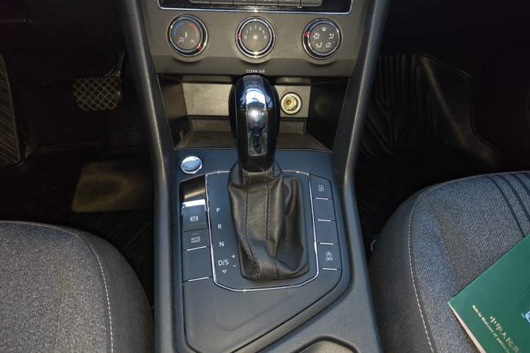 Used Volkswagen Tharu 2021 280TSI Two-Wheel Drive Trend Edition Gear Lever